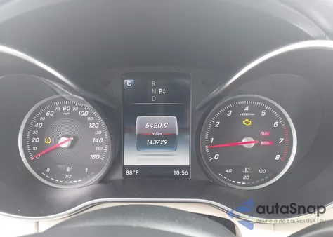 2017 Mercedes-Benz C 300 4Matic z USA, uszkodzony, nr VIN 55SWF4KB7HU207186